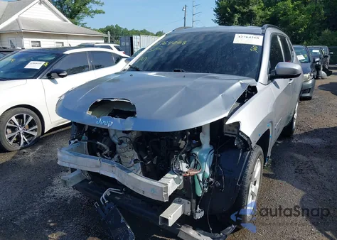 2019 Jeep Compass Latitude 4X4 from USA, damaged, VIN 3C4NJDBB1KT682739